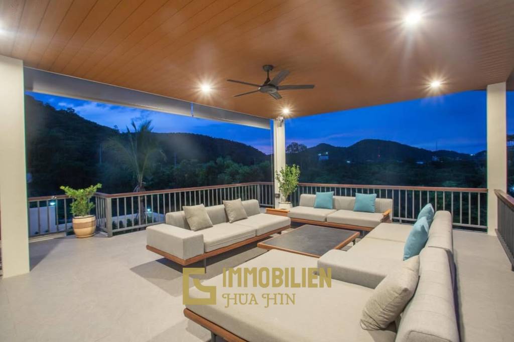 Роскошная вилла недалеко от города