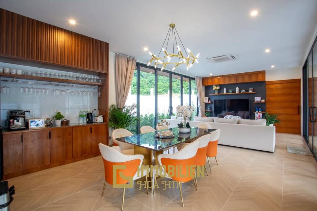 Роскошная вилла недалеко от города