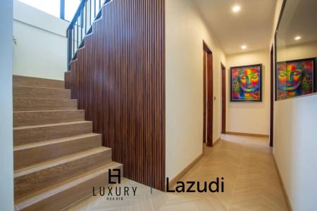 Luxury Villa Close to Everything!