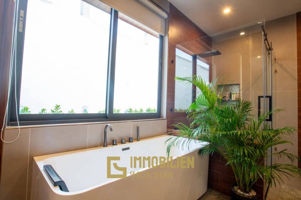 Роскошная вилла недалеко от города