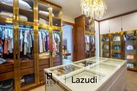 Luxury Villa Close to Everything!