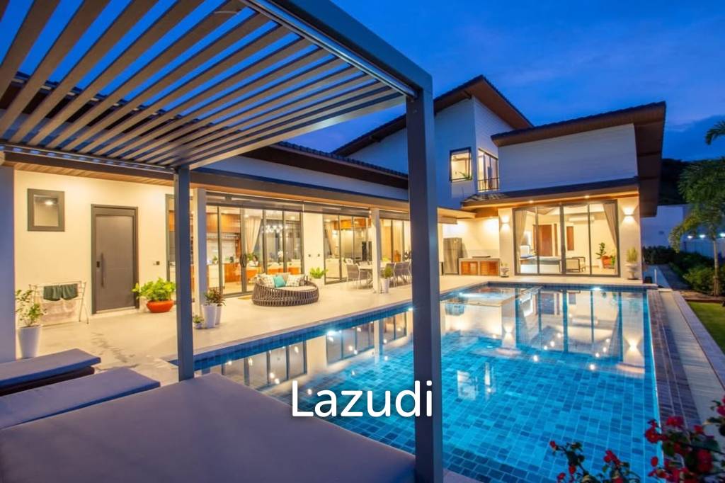 Luxury Villa Close to Everything!