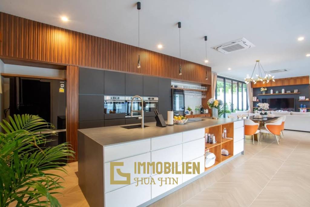 Роскошная вилла недалеко от города