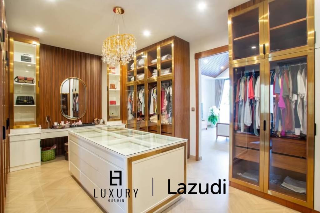 Luxury Villa Close to Everything!