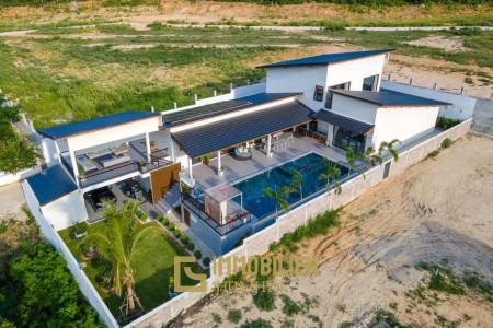 Роскошная вилла недалеко от города