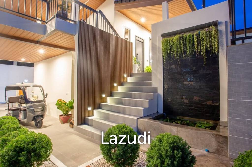 Luxury Villa Close to Everything!