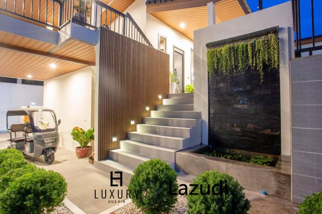 Luxury Villa Close to Everything!