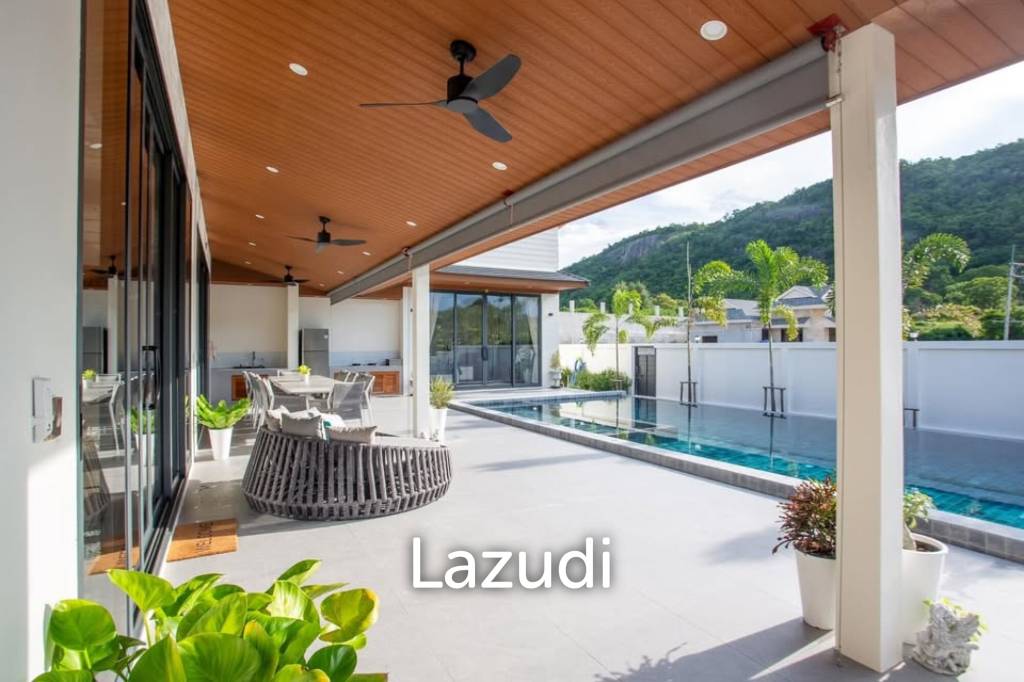 Luxury Villa Close to Everything!