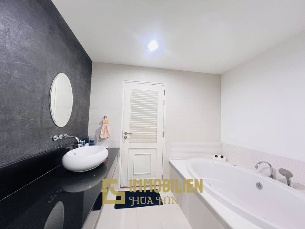 Geräumige 2-Schlafzimmer-Wohnung im Malibu Khao Tao