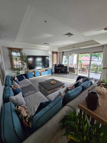 Spacious 3-Bedroom Condo Close to HeadStart International School