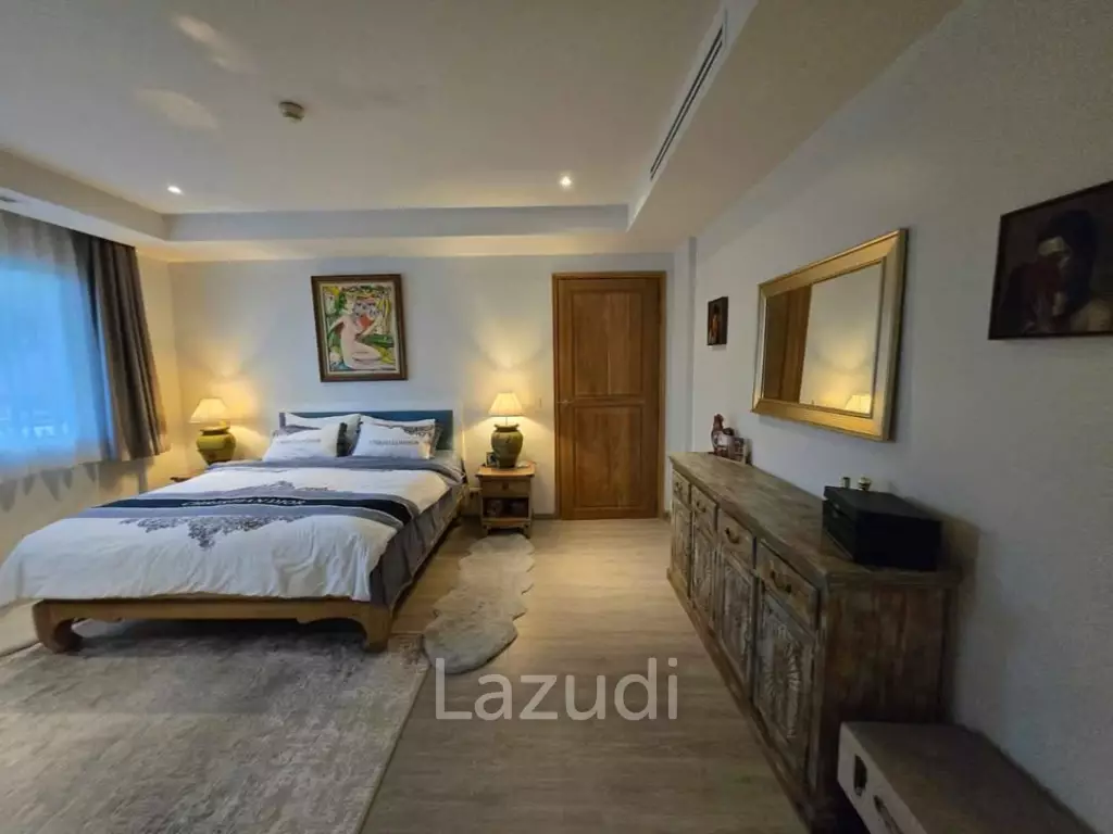Spacious 3-Bedroom Condo Close to HeadStart International School