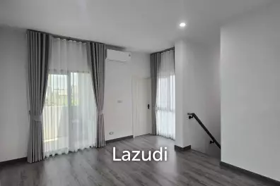 2 Bedroom 3 Bathroom 214 Sq.m Baan Klang Muang Classe Sukhumvit 77