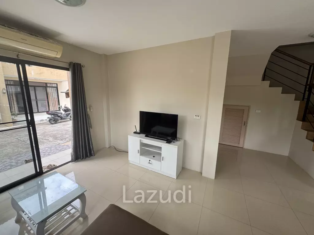 SOI 102: 3 Bedroom house, common pool, cover parking
