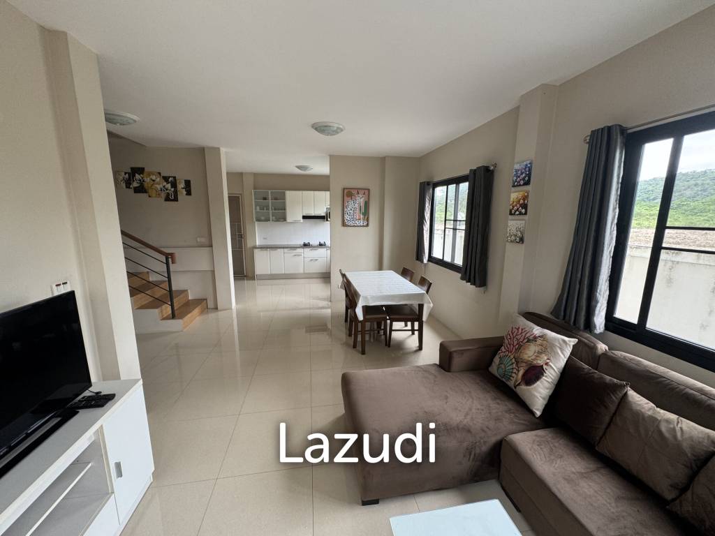 SOI 102: 3 Bedroom house, common pool, cover parking
