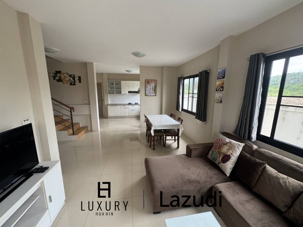 SOI 102: 3 Bedroom house, common pool, cover parking