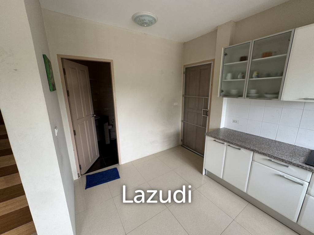 SOI 102: 3 Bedroom house, common pool, cover parking