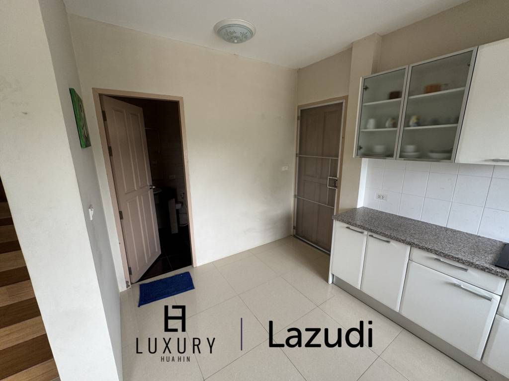 SOI 102: 3 Bedroom house, common pool, cover parking