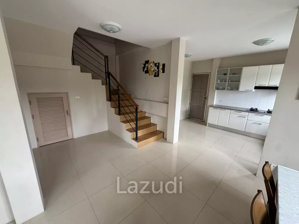 SOI 102: 3 Bedroom house, common pool, cover parking