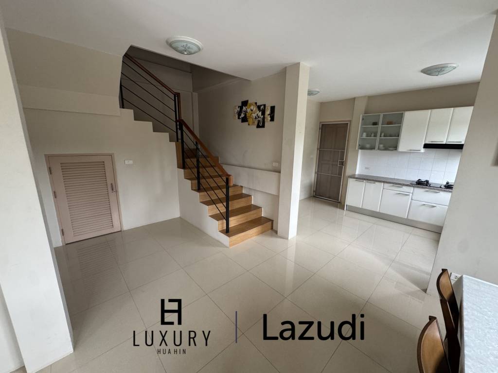 SOI 102: 3 Bedroom house, common pool, cover parking