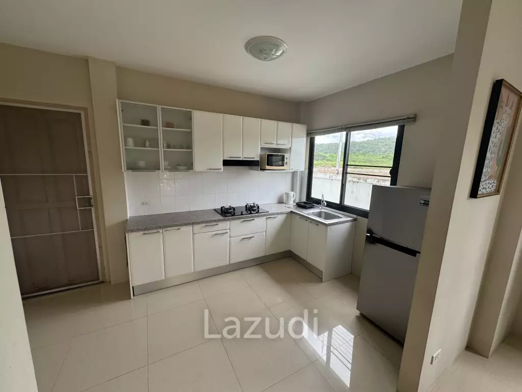 SOI 102: 3 Bedroom house, common pool, cover parking