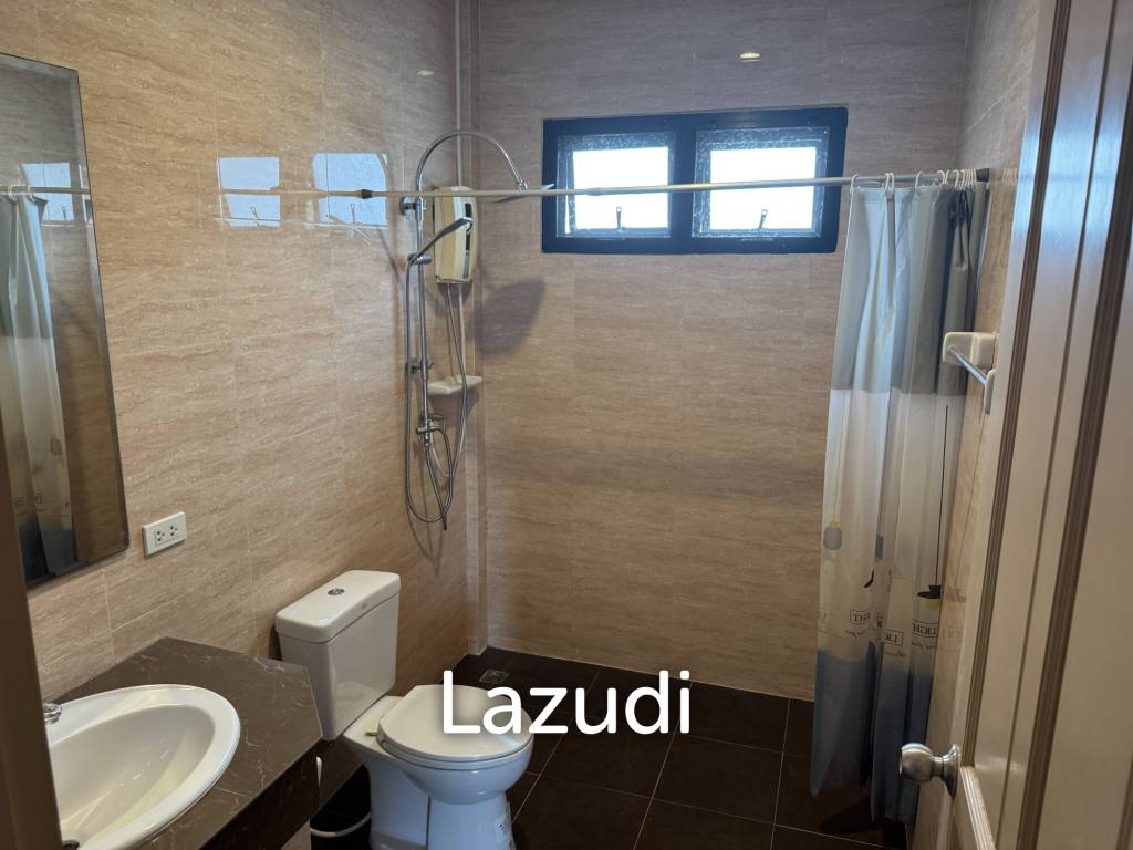 SOI 102: 3 Bedroom house, common pool, cover parking