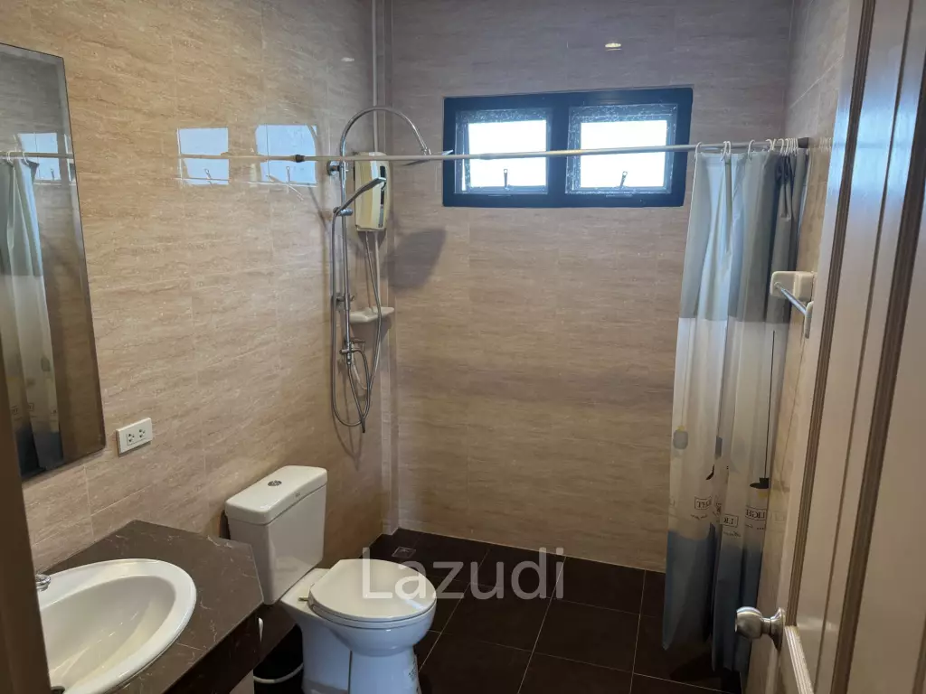 SOI 102: 3 Bedroom house, common pool, cover parking