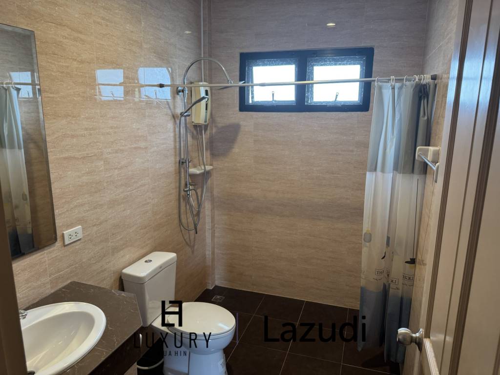 SOI 102: 3 Bedroom house, common pool, cover parking