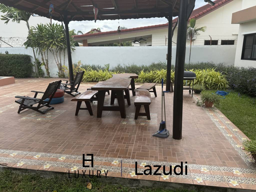 SOI 102: 3 Bedroom house, common pool, cover parking