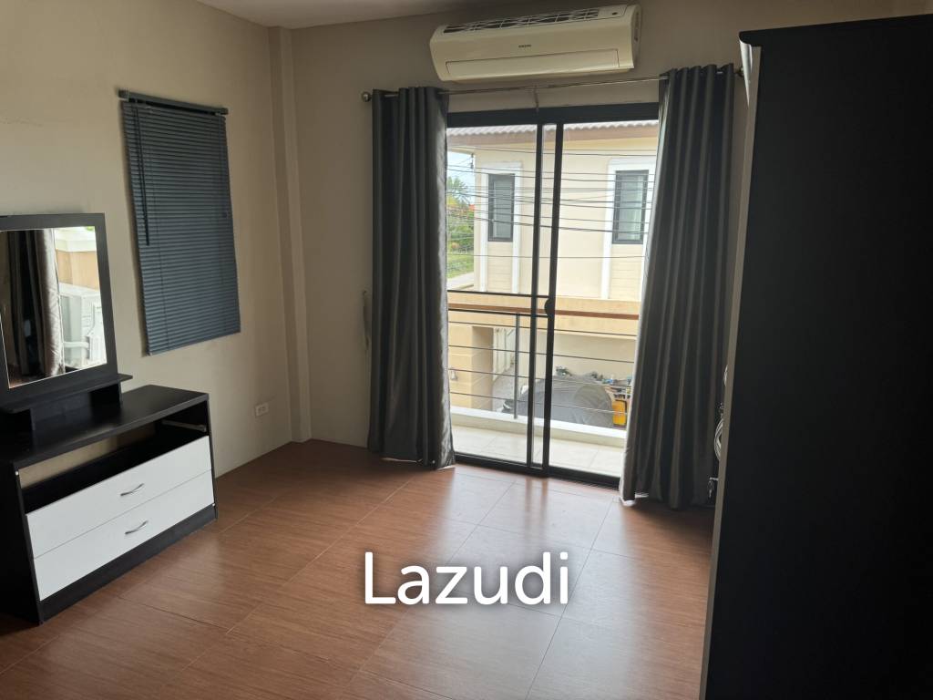 SOI 102: 3 Bedroom house, common pool, cover parking
