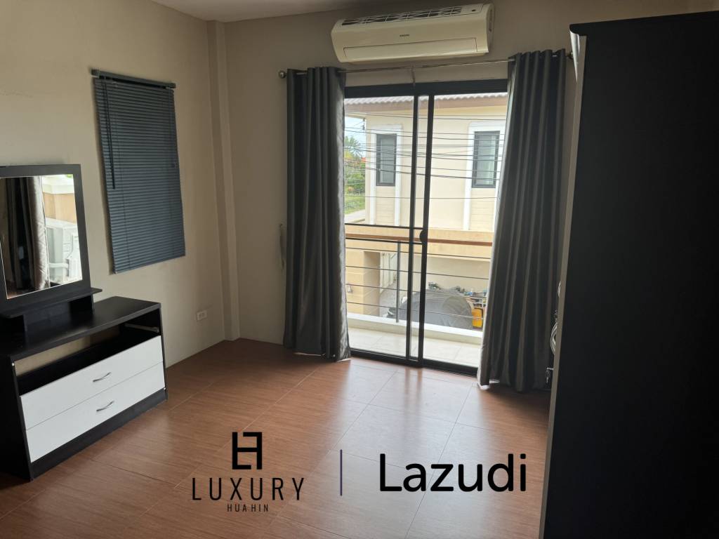 SOI 102: 3 Bedroom house, common pool, cover parking