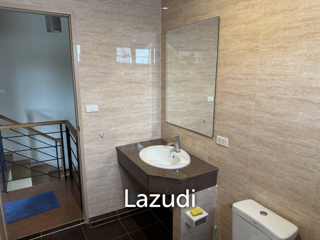 SOI 102: 3 Bedroom house, common pool, cover parking