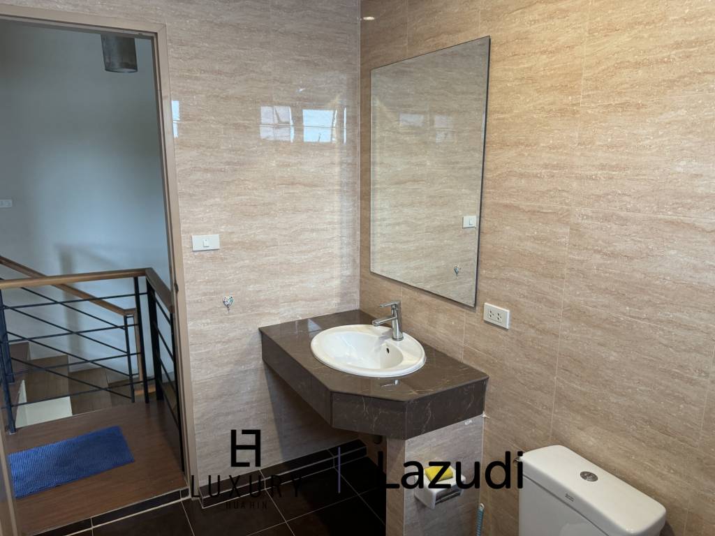 SOI 102: 3 Bedroom house, common pool, cover parking