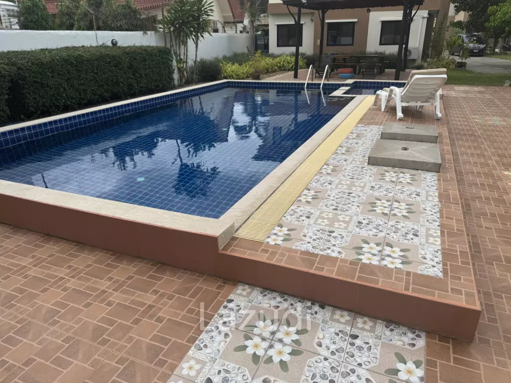 SOI 102: 3 Bedroom house, common pool, cover parking