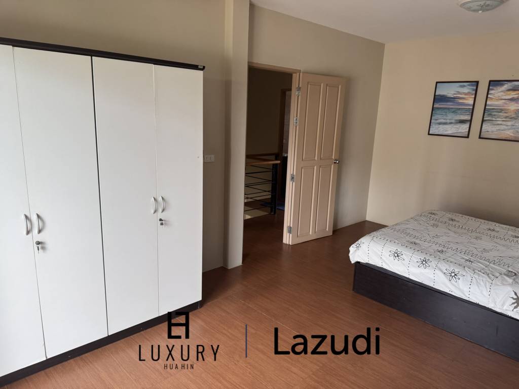 SOI 102: 3 Bedroom house, common pool, cover parking