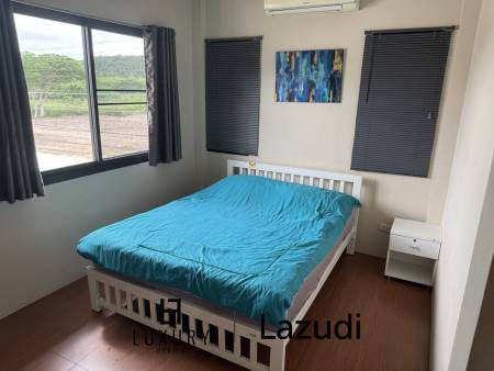 SOI 102: 3 Bedroom house, common pool, cover parking