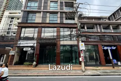 Prime space on Suk 49, suitable as retail showroom or F&B