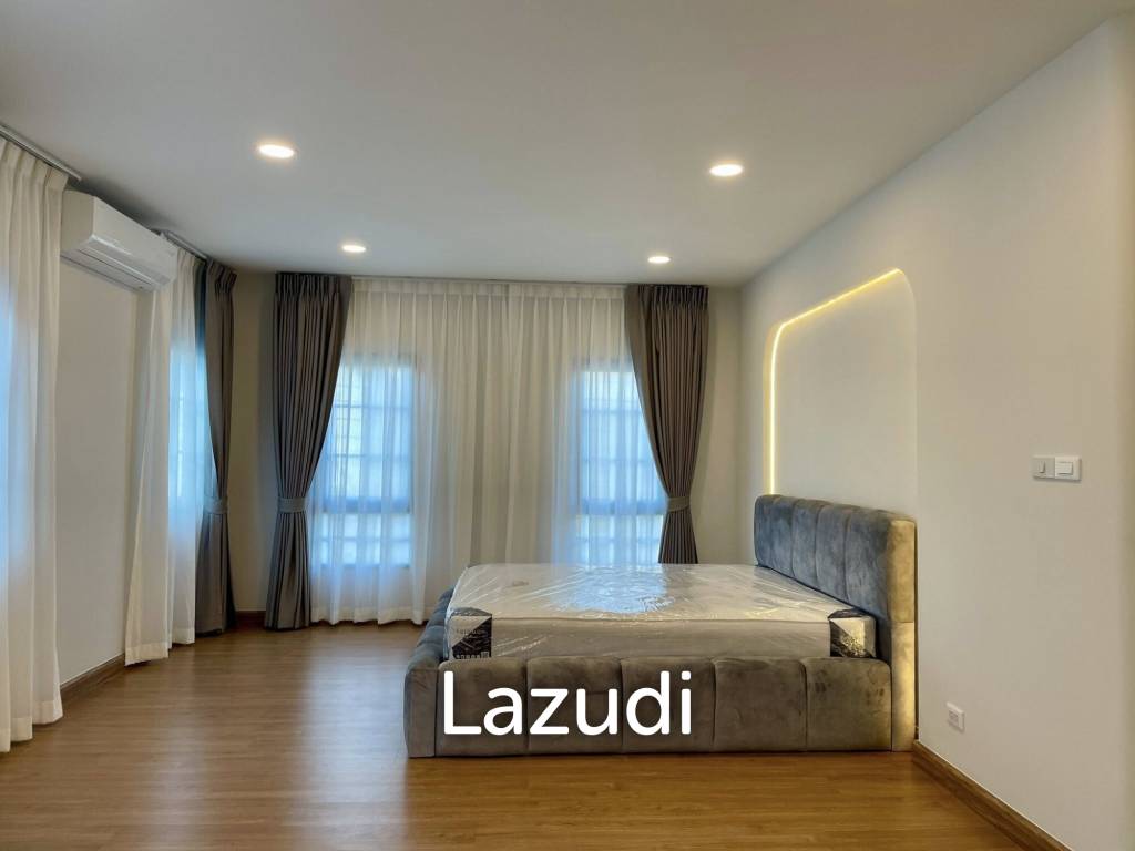 4 Bedroom 5 Bathroom Centro Bangna