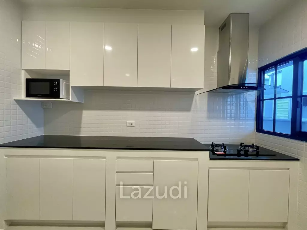 4 Bedroom 5 Bathroom Centro Bangna