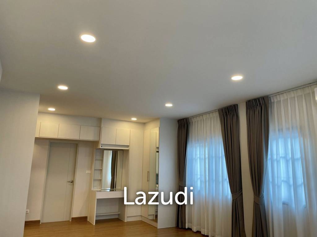 4 Bedroom 5 Bathroom Centro Bangna