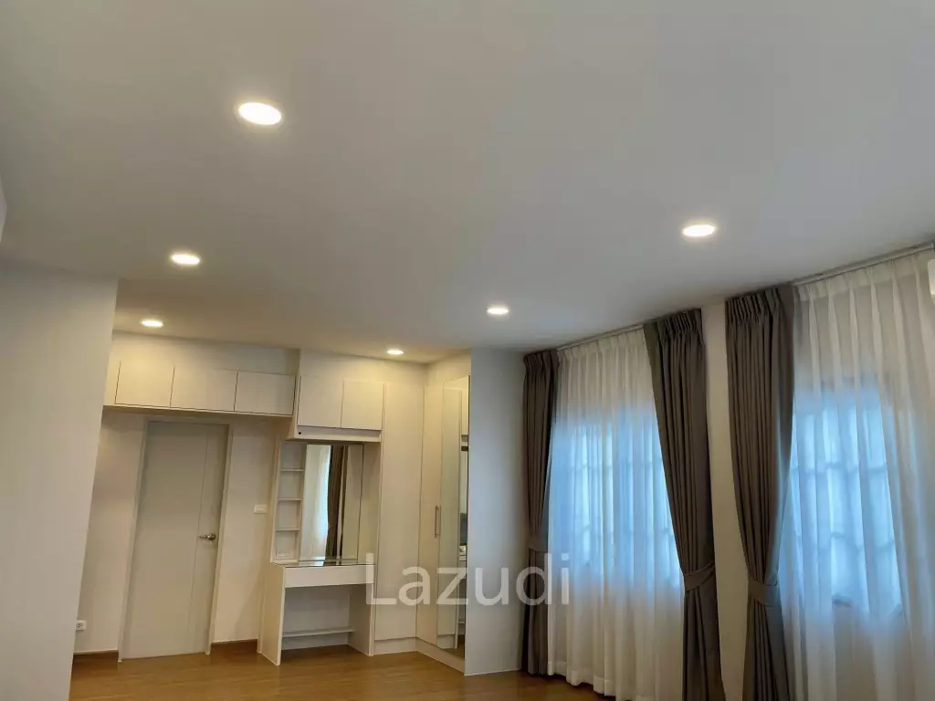 4 Bedroom 5 Bathroom Centro Bangna