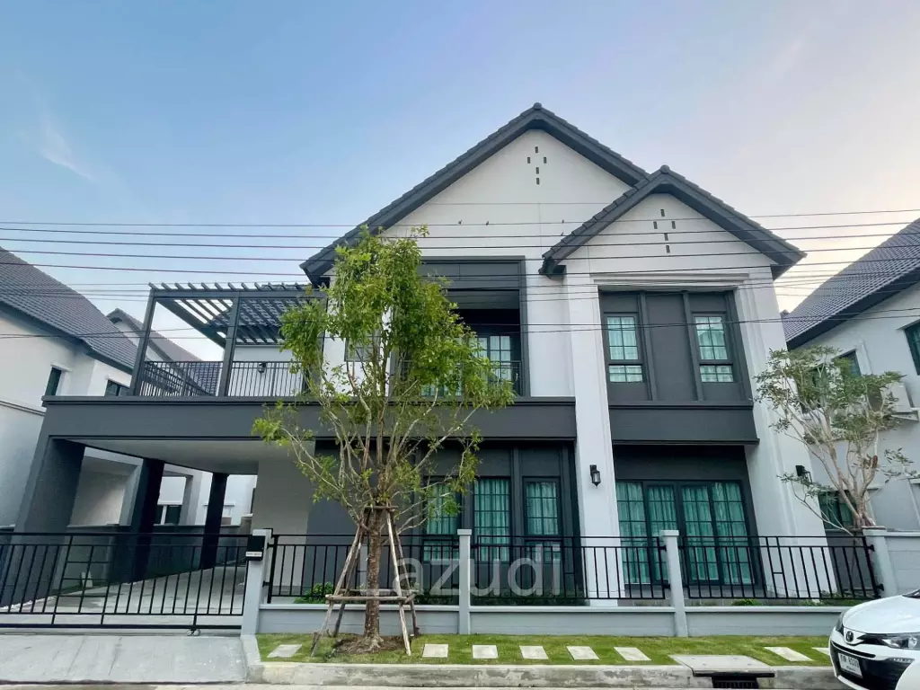 4 Bedroom 5 Bathroom Centro Bangna