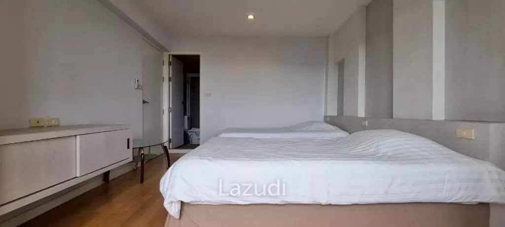 3 Bed 3 Bath 188 SQ.M. Sunshine Beach Condotel