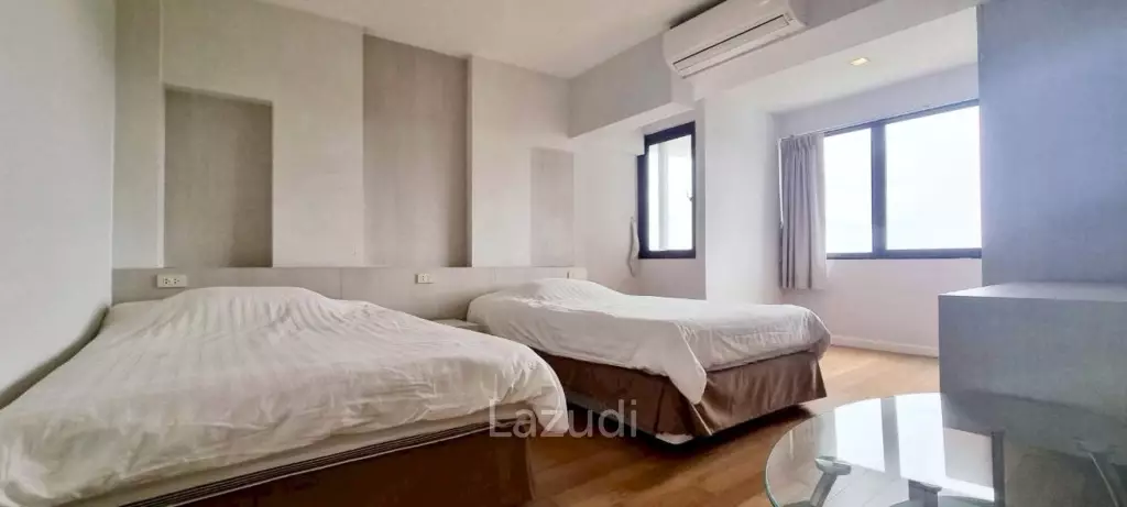 3 Bed 3 Bath 188 SQ.M. Sunshine Beach Condotel