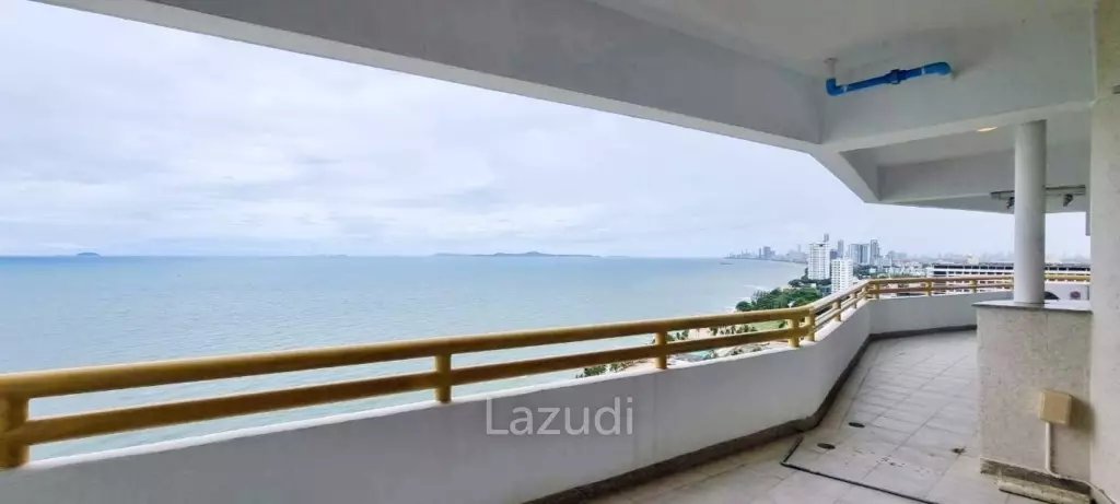3 Bed 3 Bath 188 SQ.M. Sunshine Beach Condotel