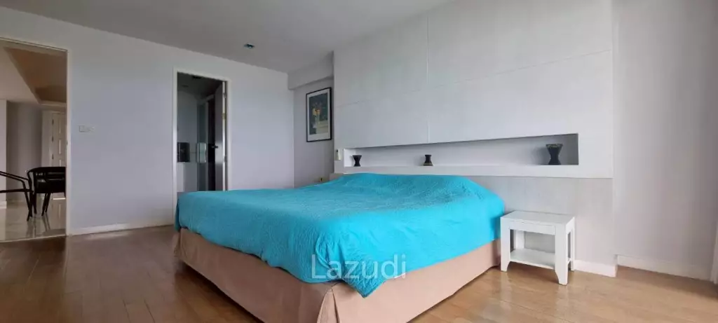 3 Bed 3 Bath 188 SQ.M. Sunshine Beach Condotel