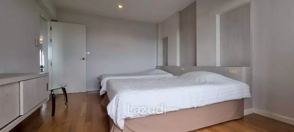 3 Bed 3 Bath 188 SQ.M. Sunshine Beach Condotel