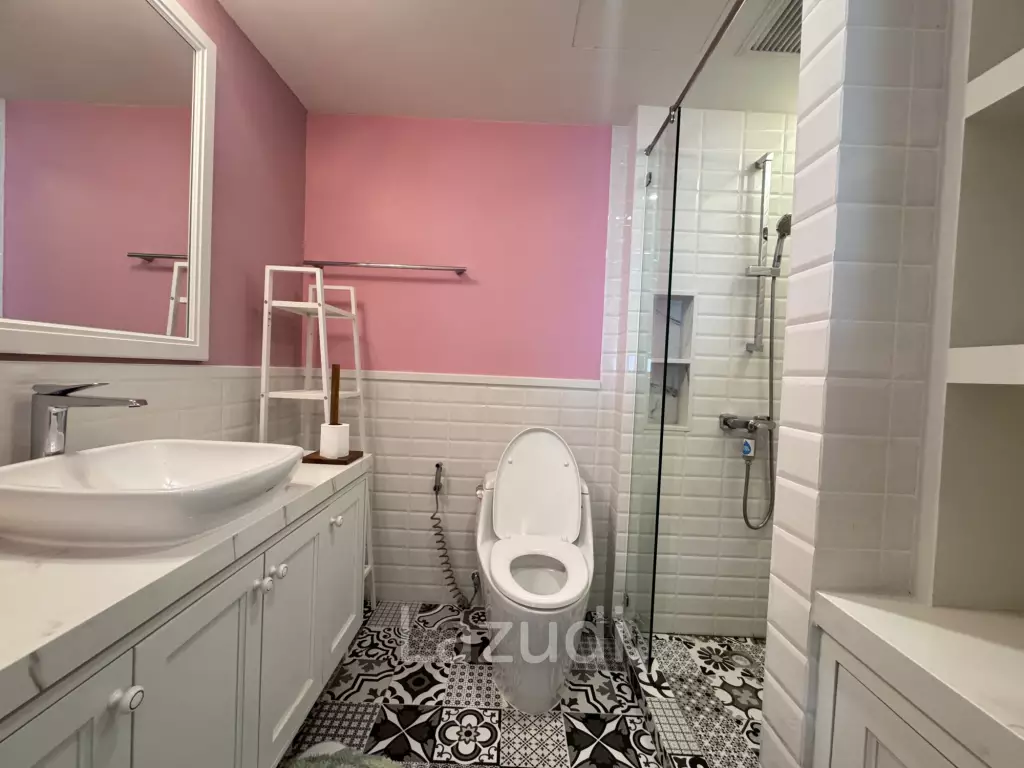 3 Bed 3 Bath  215 SQ.M at Langsuan Ville