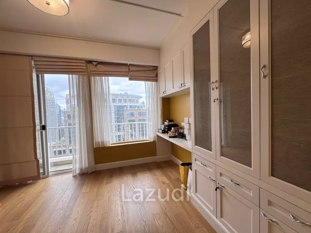 3 Bed 3 Bath  215 SQ.M at Langsuan Ville