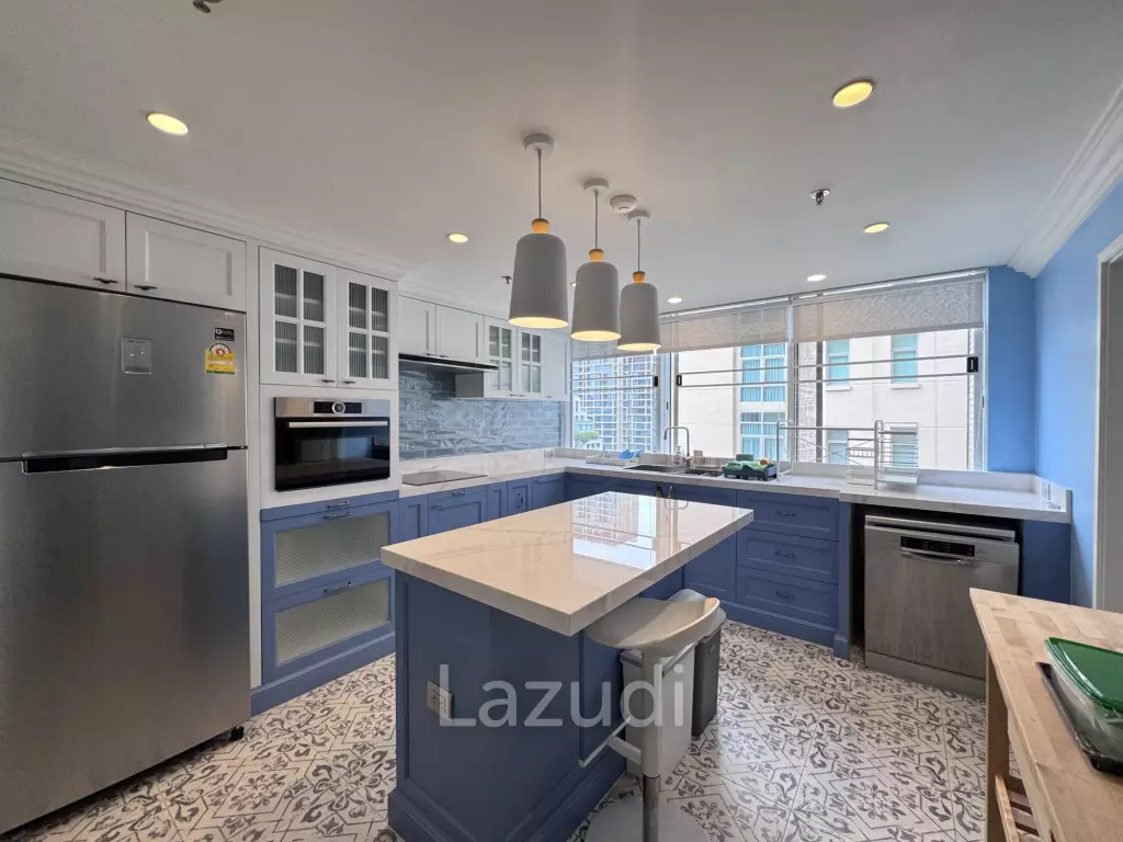 3 Bed 3 Bath  215 SQ.M at Langsuan Ville