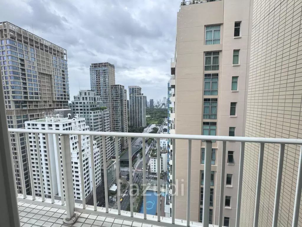 3 Bed 3 Bath  215 SQ.M at Langsuan Ville